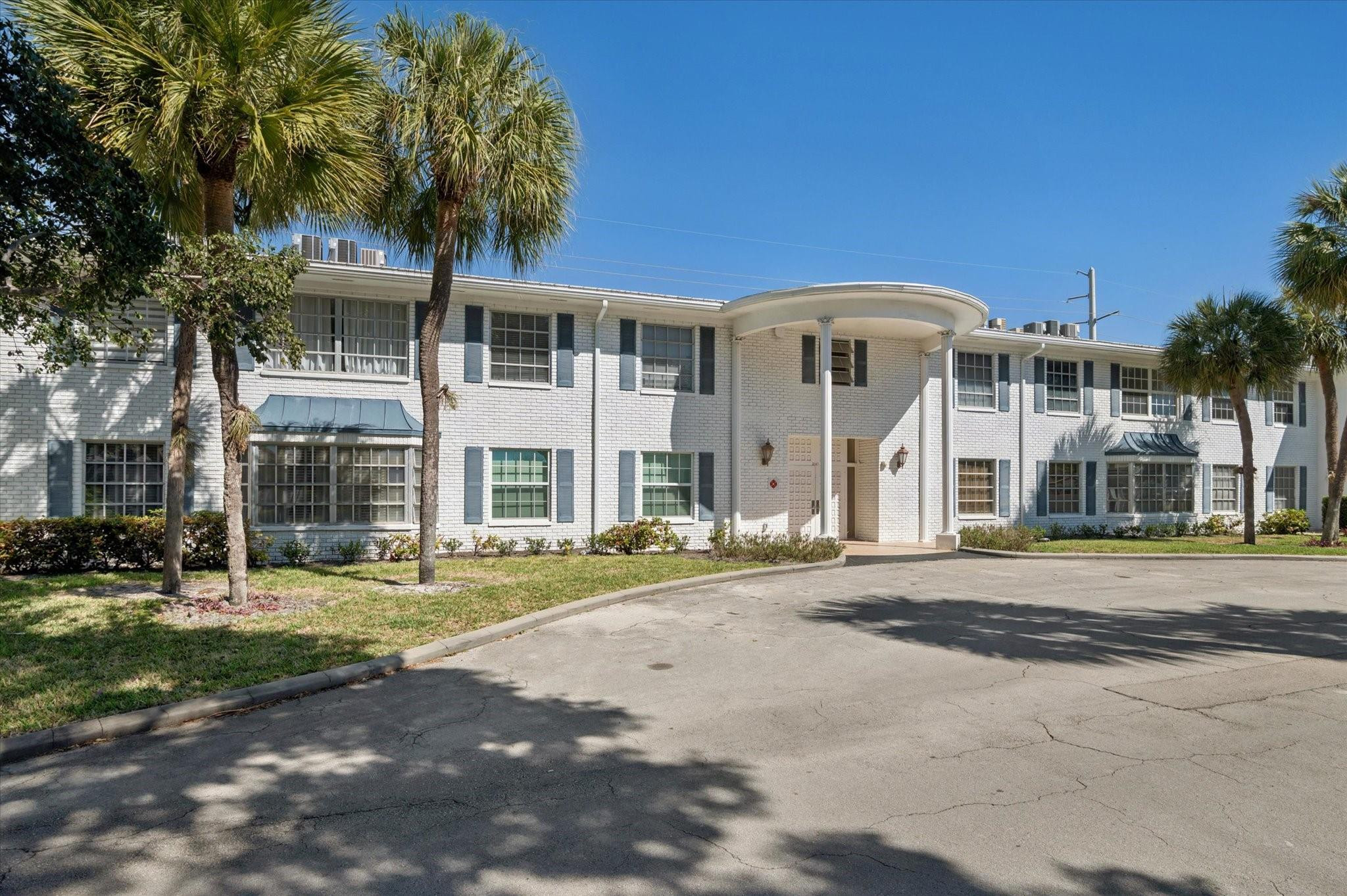 Imperial Point Colonnades - Residential