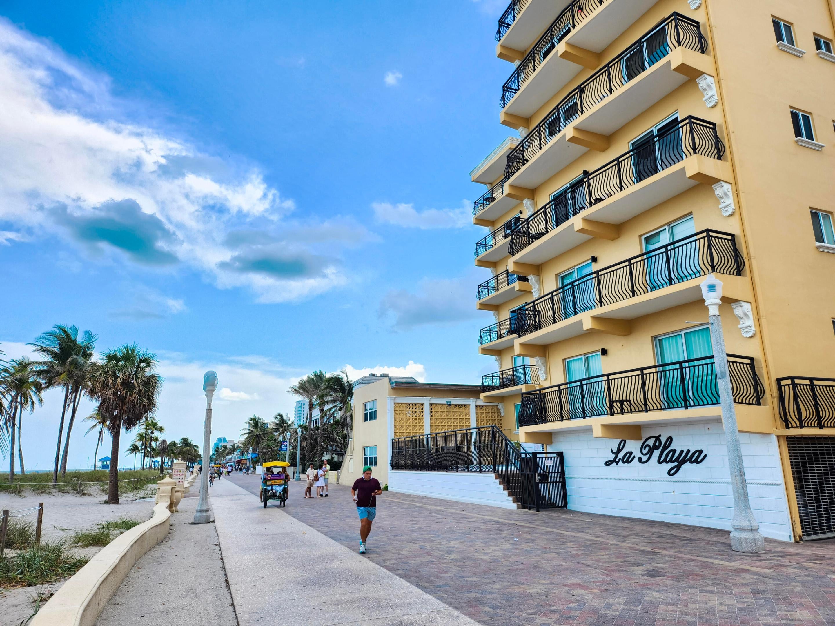 1815 N SURF Road 503, Hollywood FL 33019