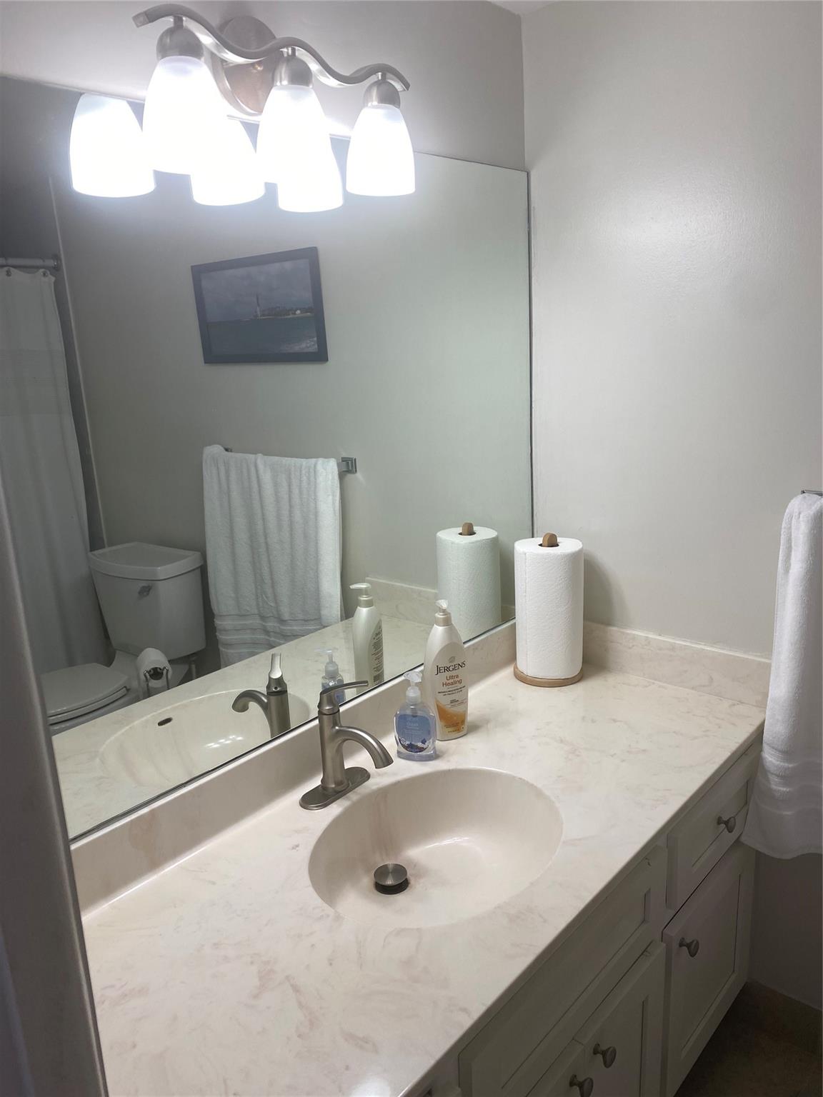 Admiralty Towers - Residential