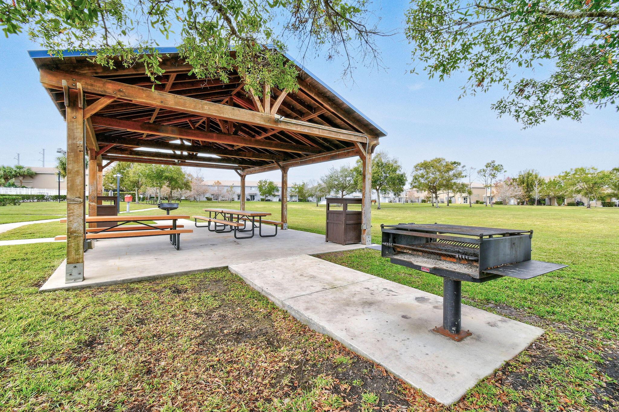 THIRD REPLAT OF PORTOFINO ISLES - Residential Lease