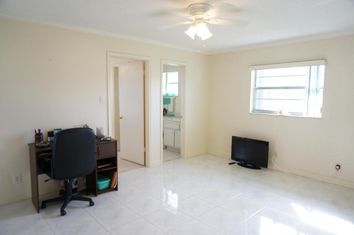 PALM BEACH LEISUREVILLE SEC 10 - Residential