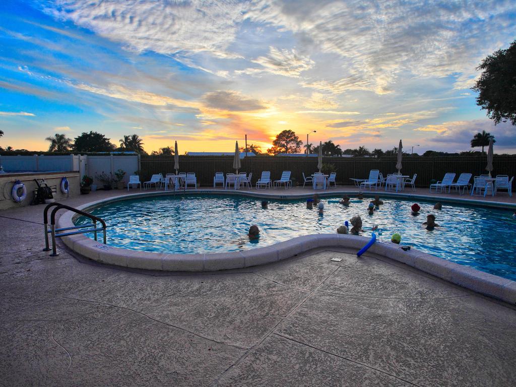 PALM BEACH LEISUREVILLE SEC 10 - Residential