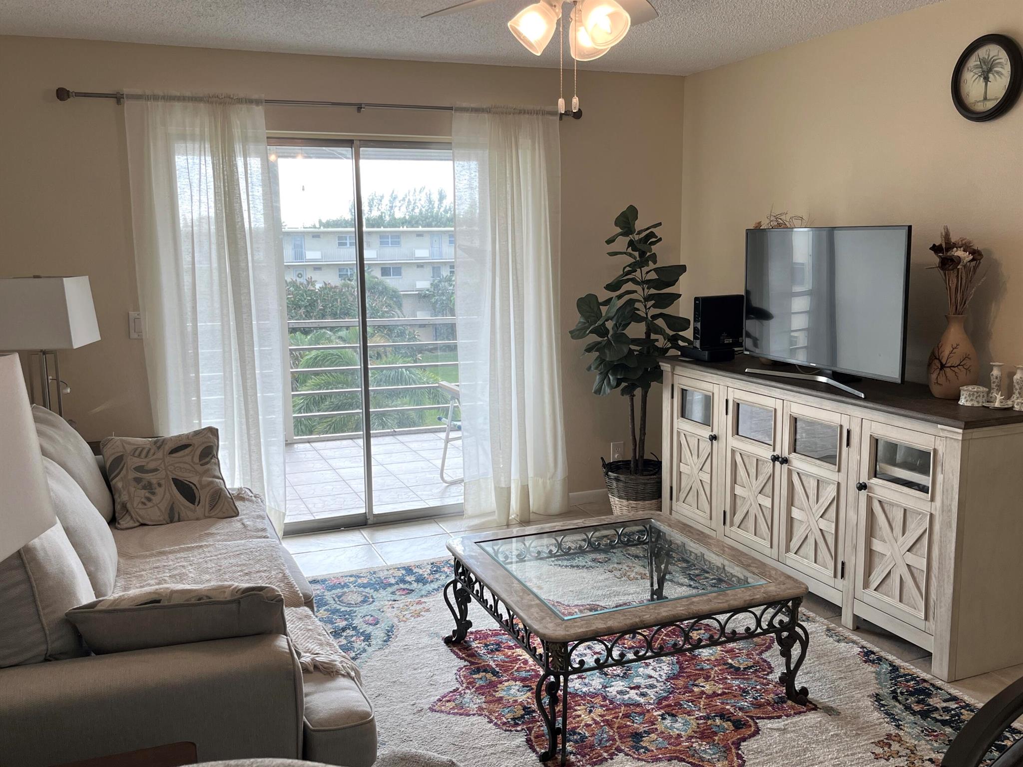 View photos, virtual tours, details... 330 NE 26th Avenue 406