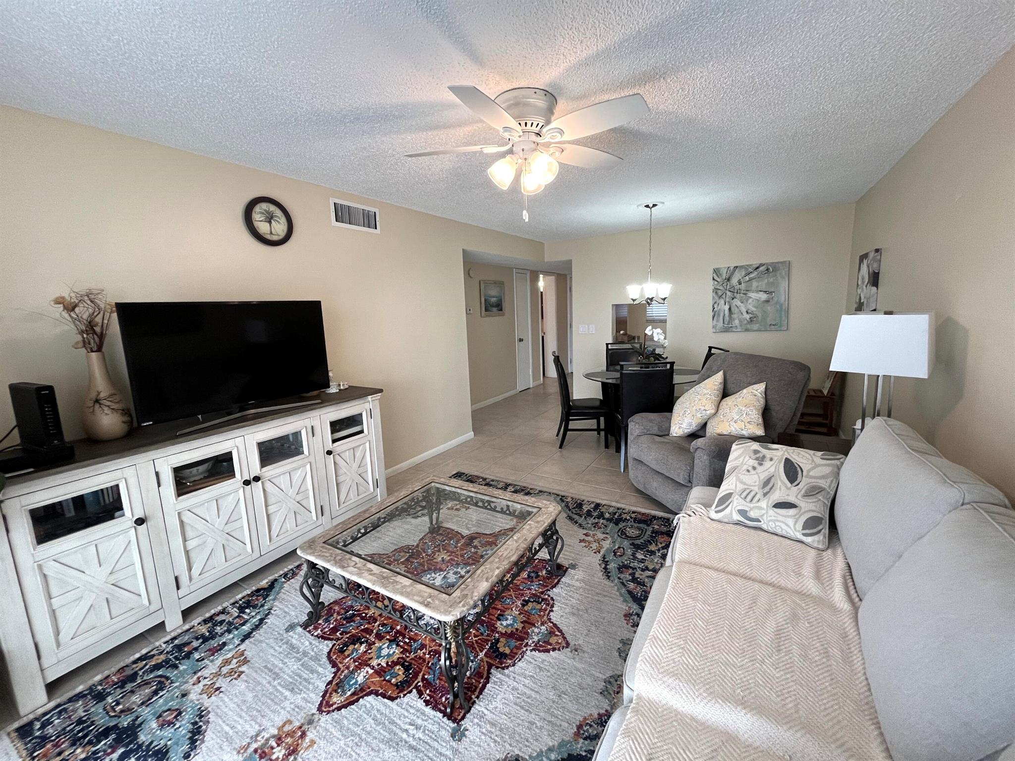 View photos, virtual tours, details... 330 NE 26th Avenue 406