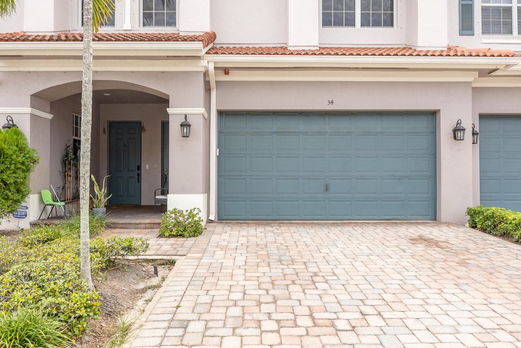 Photo of 34 Lancaster Road, Boynton Beach, FL 33426 (MLS # R11106585)