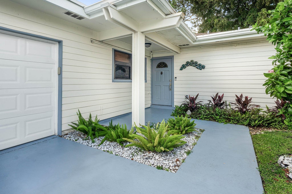Photo of 6403 Eastpointe Pines Street, Palm Beach Gardens, FL 33418 (MLS # B26041952)