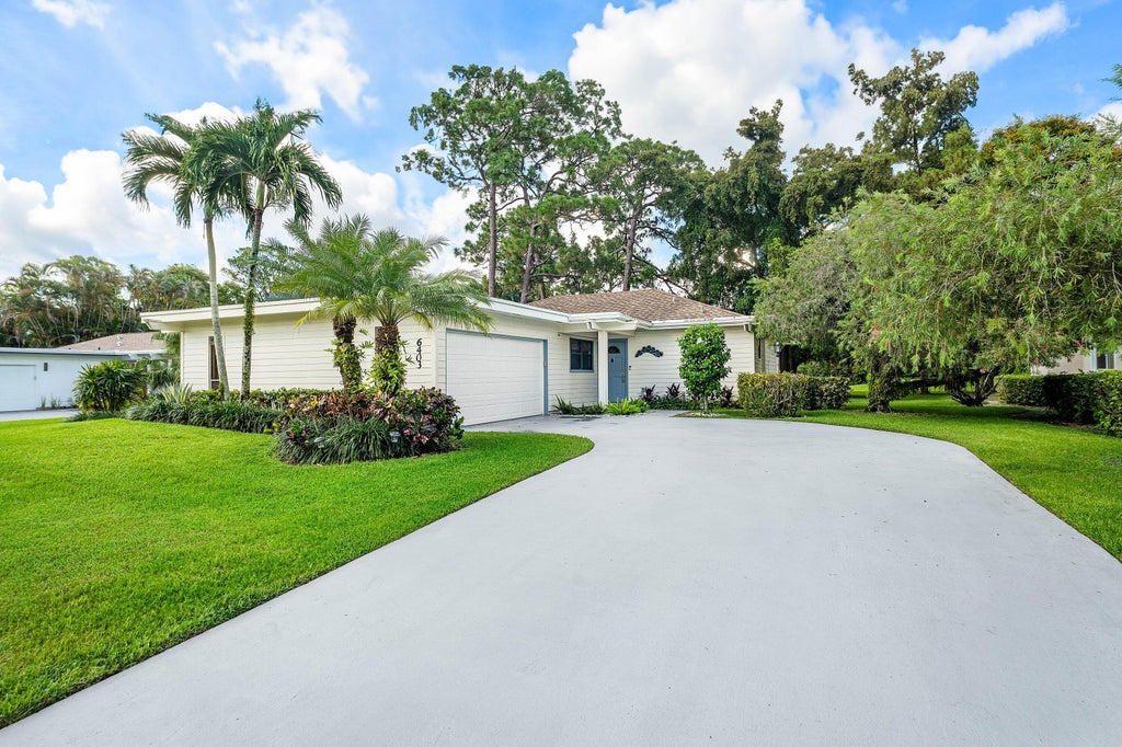 Photo of 6403 Eastpointe Pines Street, Palm Beach Gardens, FL 33418 (MLS # B26041952)