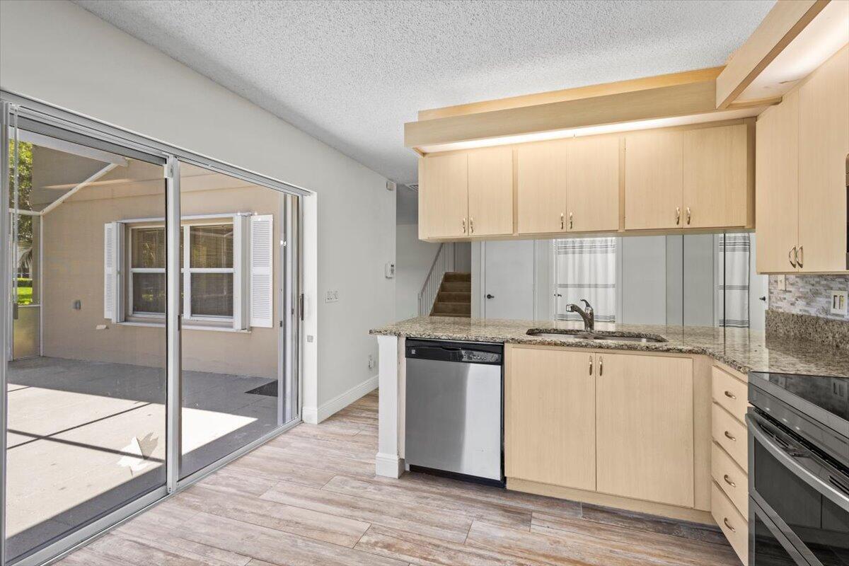 THE MEADOWS AT MARTIN DOW - Residential