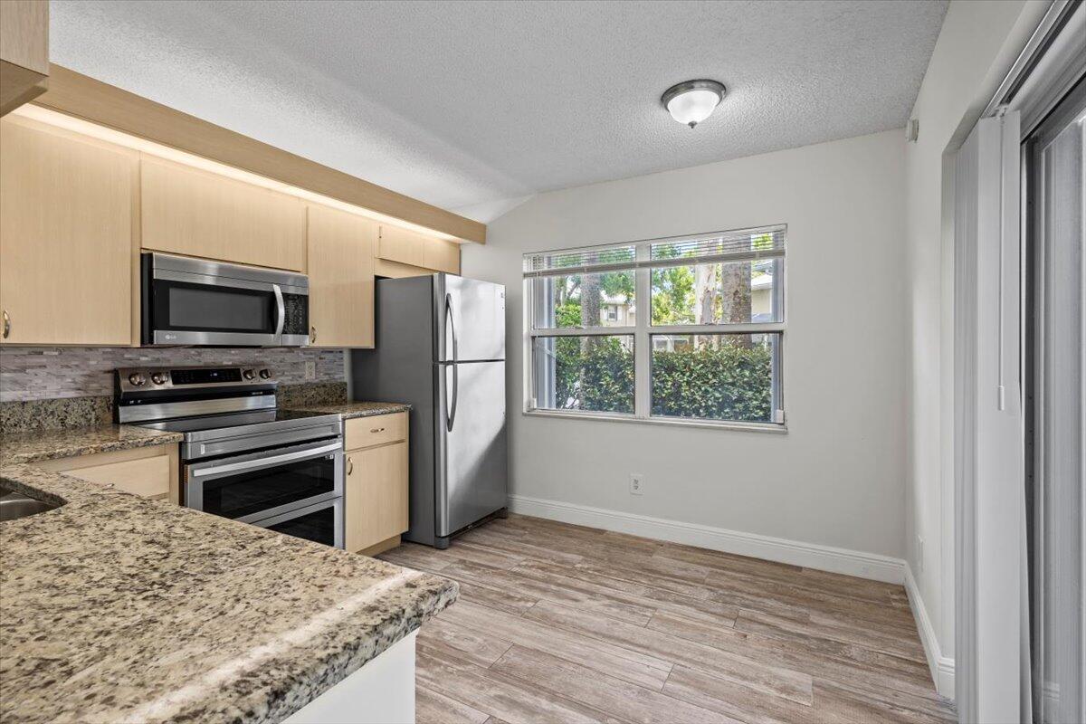 THE MEADOWS AT MARTIN DOW - Residential