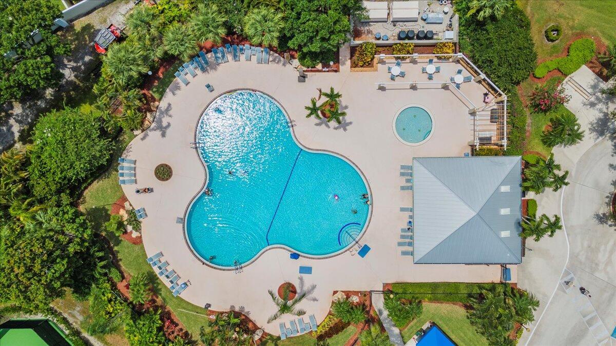 THE MEADOWS AT MARTIN DOW - Residential