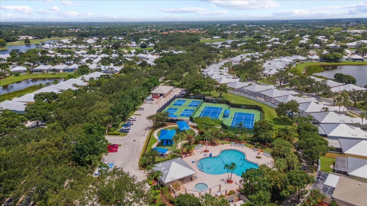 THE MEADOWS AT MARTIN DOW - Residential