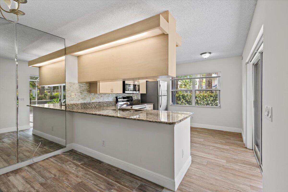 THE MEADOWS AT MARTIN DOW - Residential