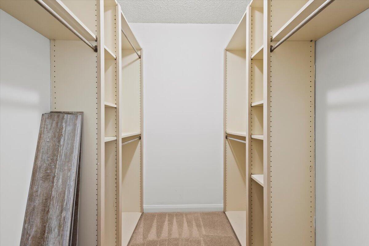 THE MEADOWS AT MARTIN DOW - Residential