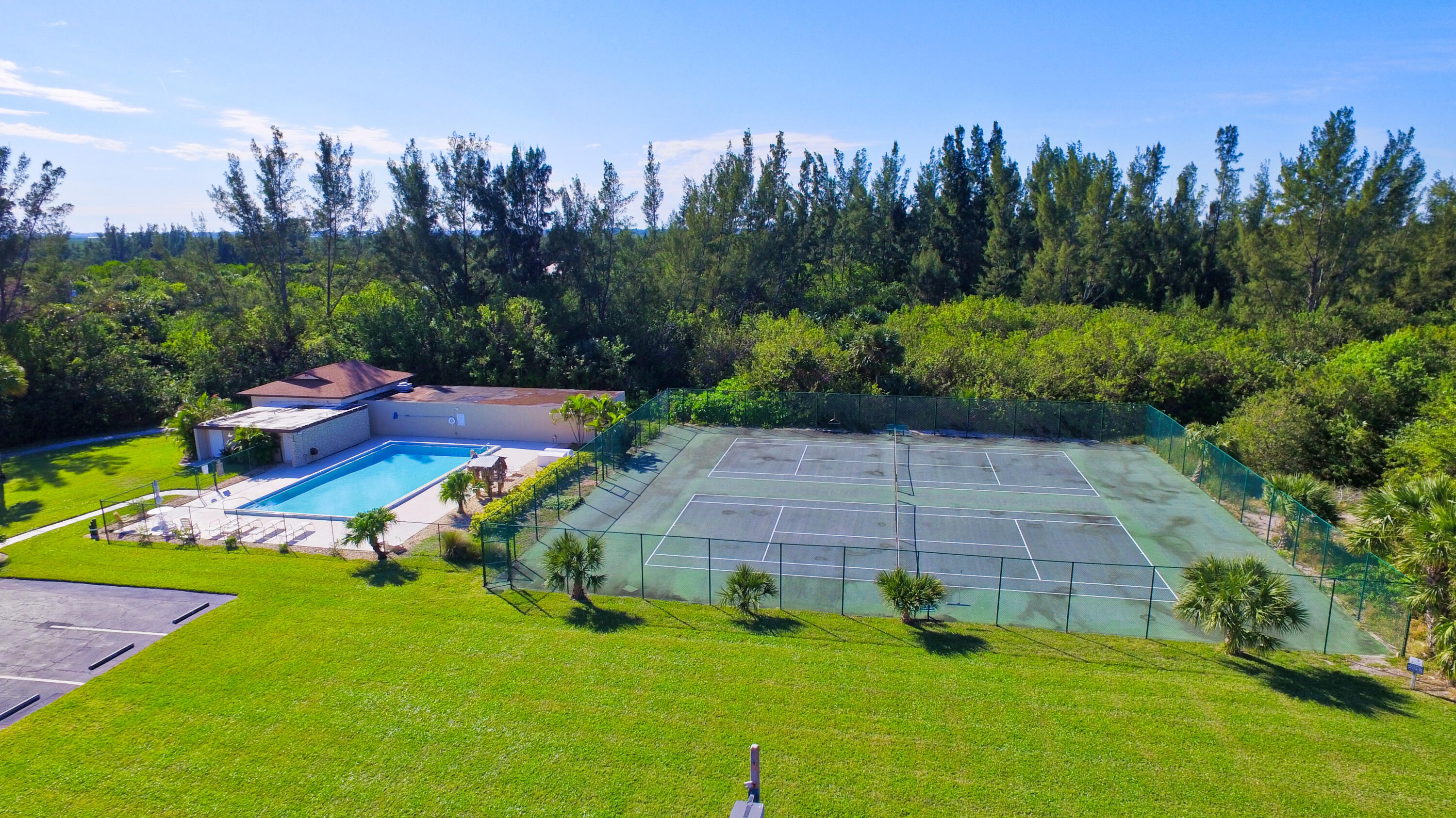 OCEAN HARBOUR VILLAS CONDOMINIUM - Residential