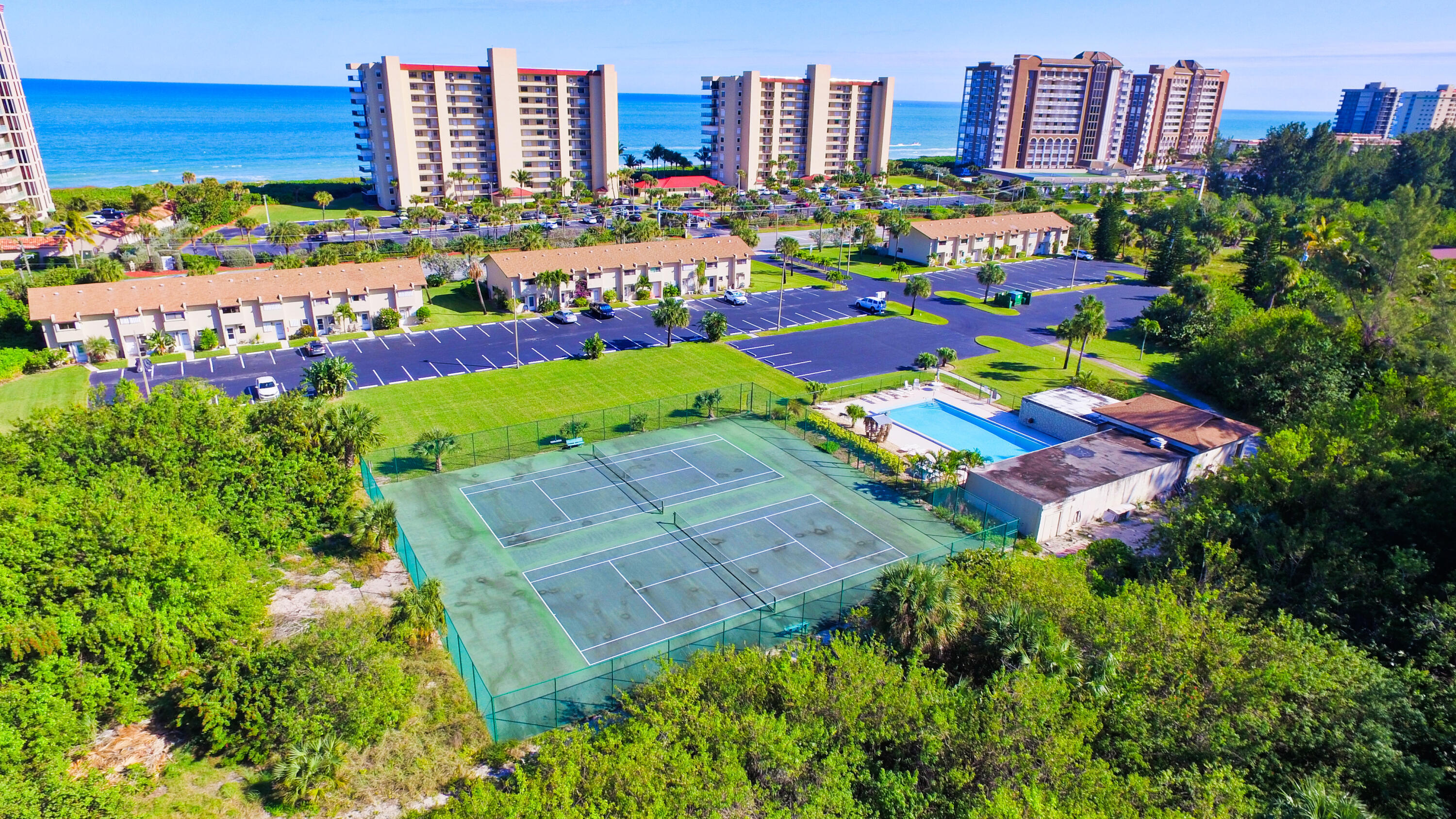 OCEAN HARBOUR VILLAS CONDOMINIUM - Residential