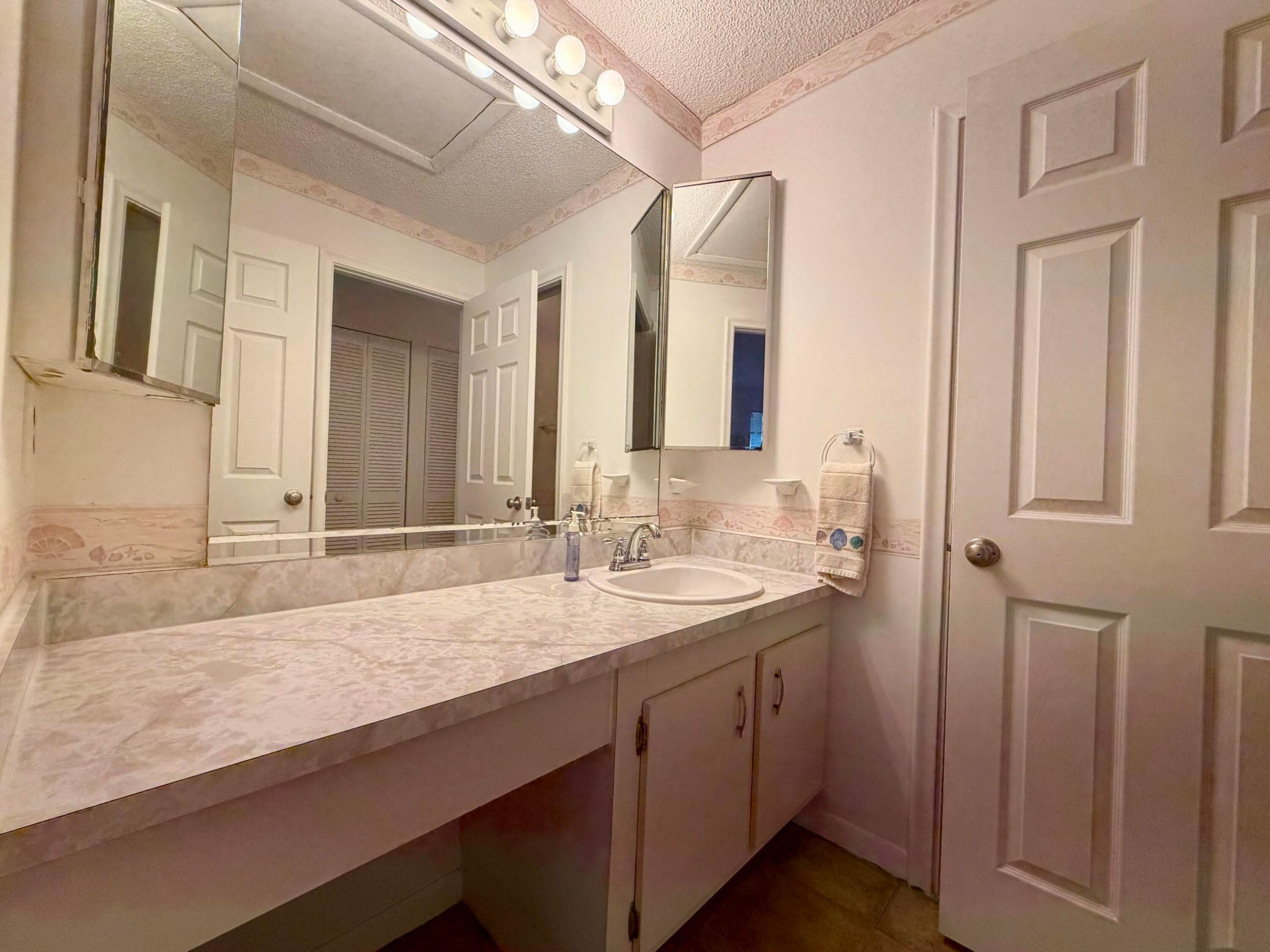 OCEAN HARBOUR VILLAS CONDOMINIUM - Residential