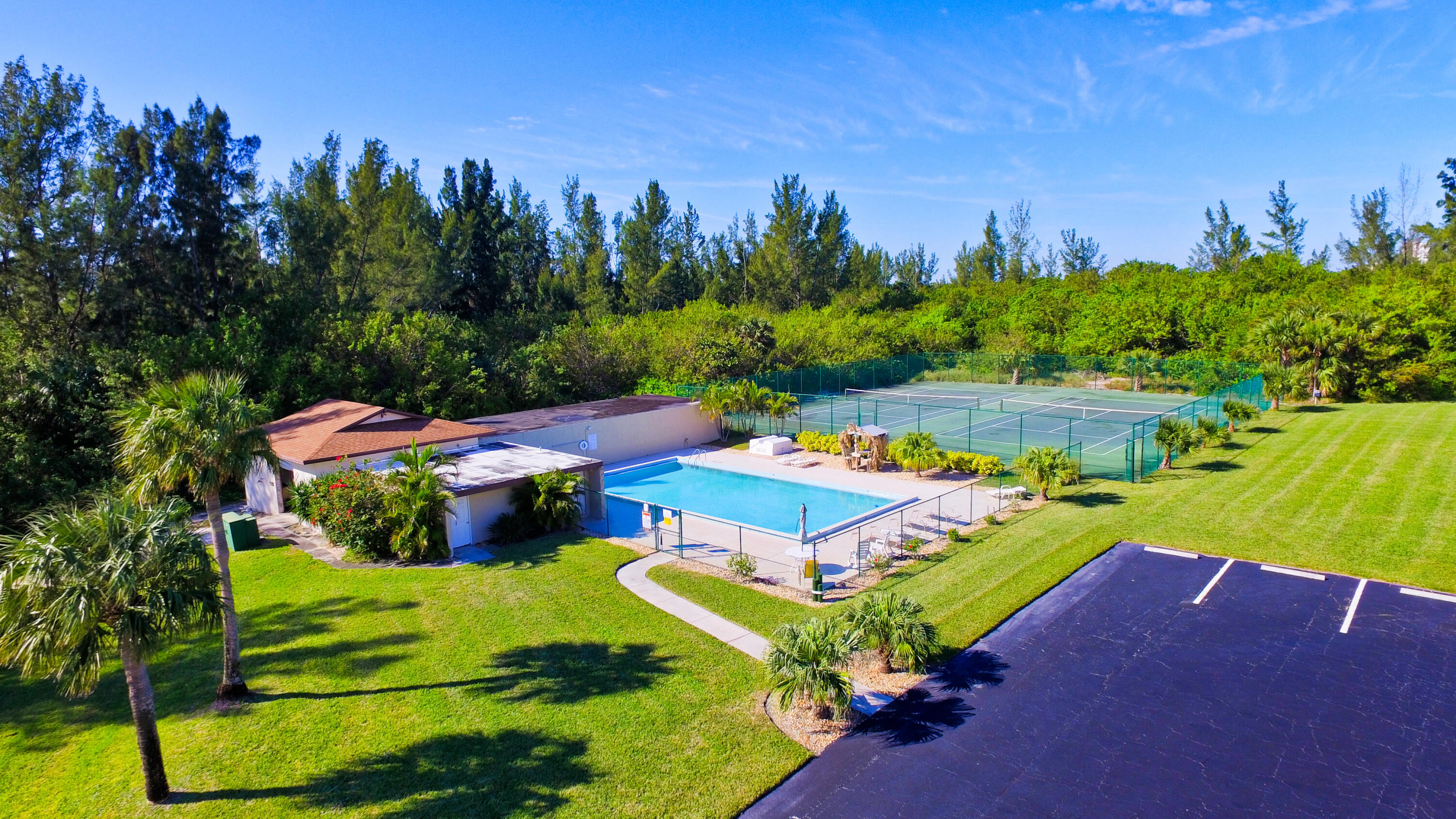 OCEAN HARBOUR VILLAS CONDOMINIUM - Residential