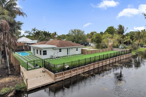 3268 Sapphire Road Lake Worth FL 33462