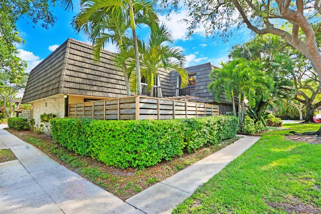 Photo of 129 1st Terrace, Palm Beach Gardens, FL 33418 (MLS # R10716908)