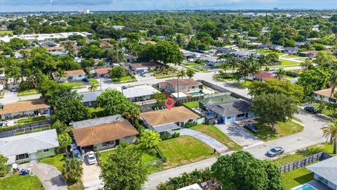 Tiny photo for 141 NW 19TH Street, Pompano Beach, FL 33060 (MLS # B26071387)