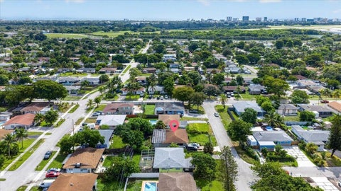 Tiny photo for 141 NW 19TH Street, Pompano Beach, FL 33060 (MLS # B26071387)