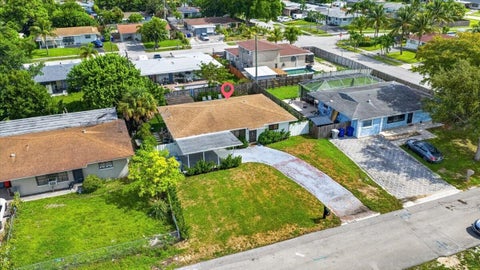 Tiny photo for 141 NW 19TH Street, Pompano Beach, FL 33060 (MLS # B26071387)