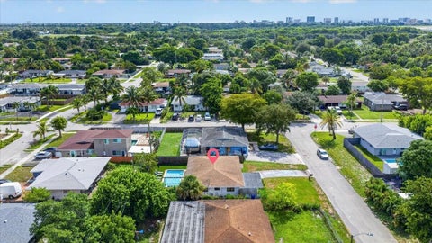 Tiny photo for 141 NW 19TH Street, Pompano Beach, FL 33060 (MLS # B26071387)