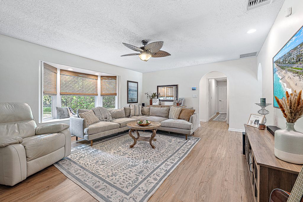 Photo of 10768 153rd Court N, Jupiter, FL 33478 (MLS # R11037311)