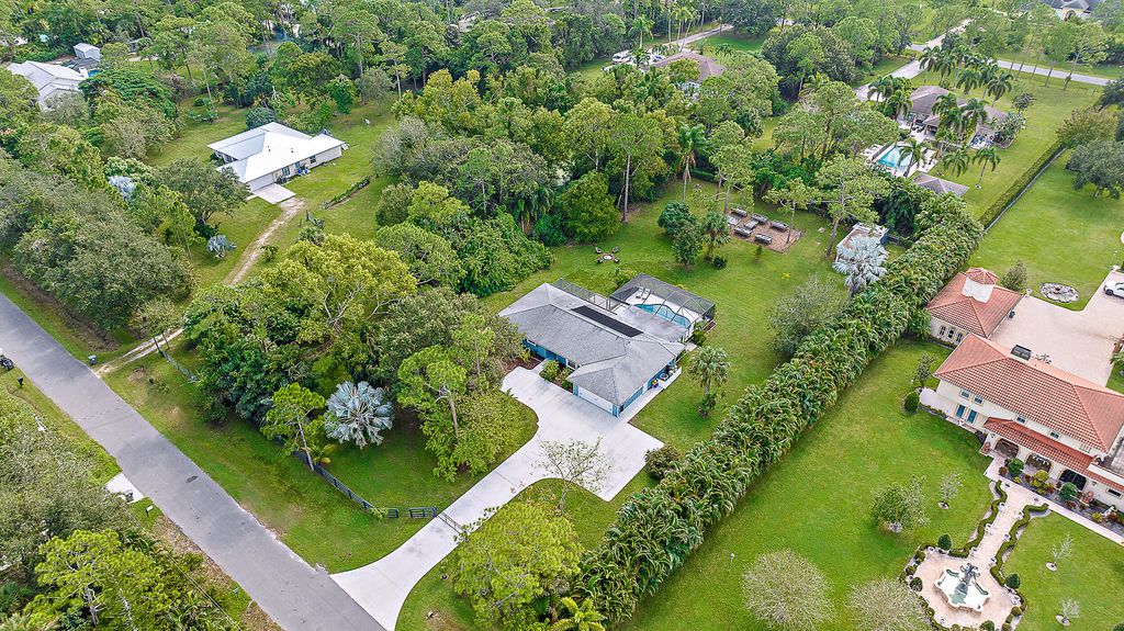 Photo of 10768 153rd Court N, Jupiter, FL 33478 (MLS # R11037311)