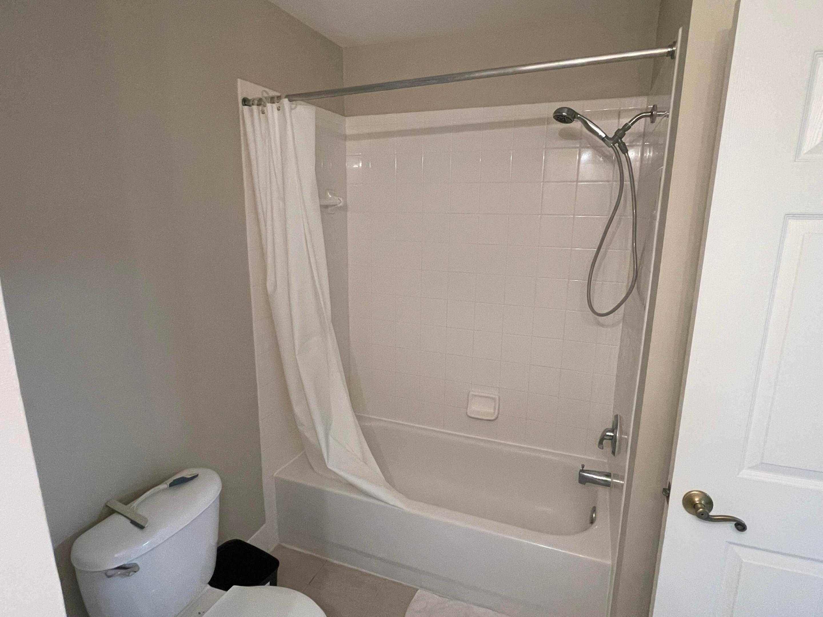 VILLAGE AT ABACOA CONDO - Residential Lease