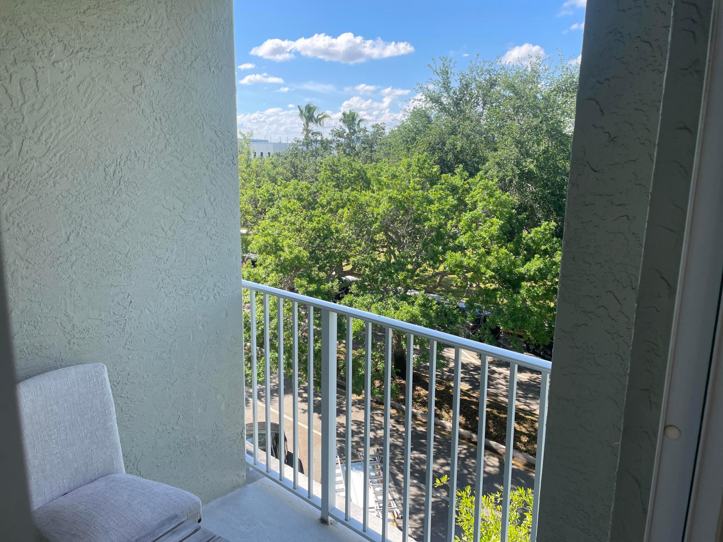 VILLAGE AT ABACOA CONDO - Residential Lease