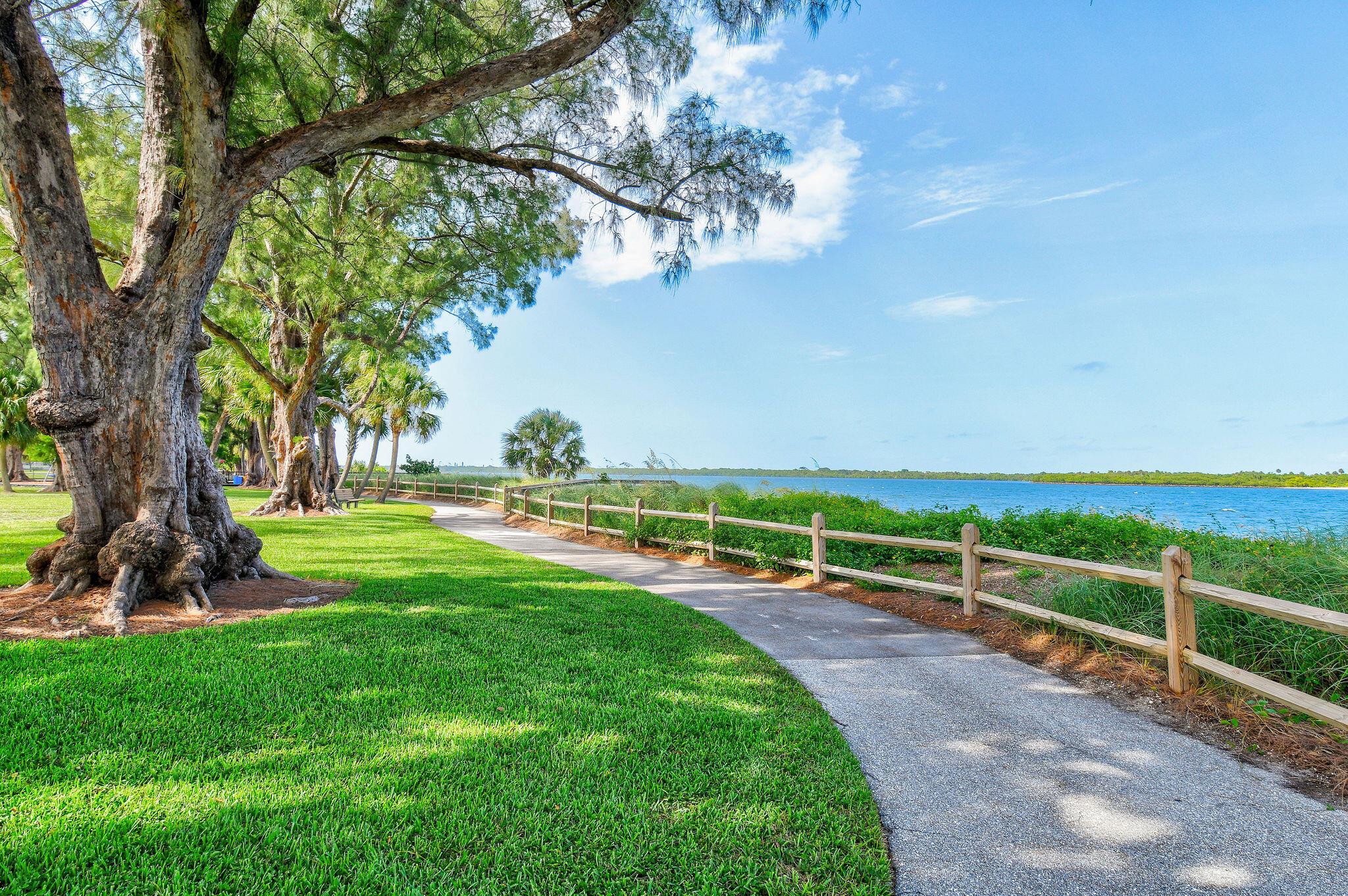 YACHT CLUB - Residential