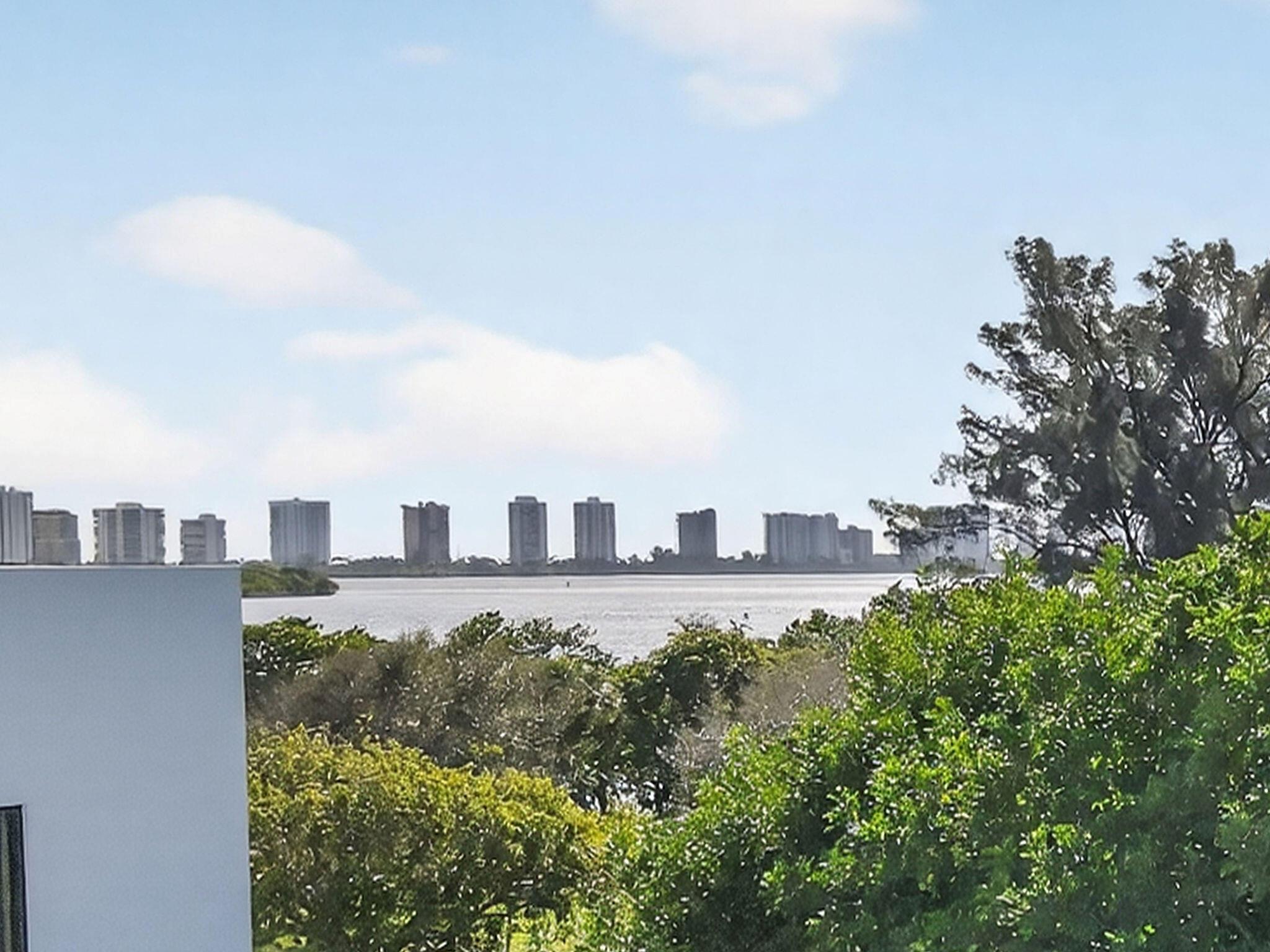 YACHT CLUB - Residential