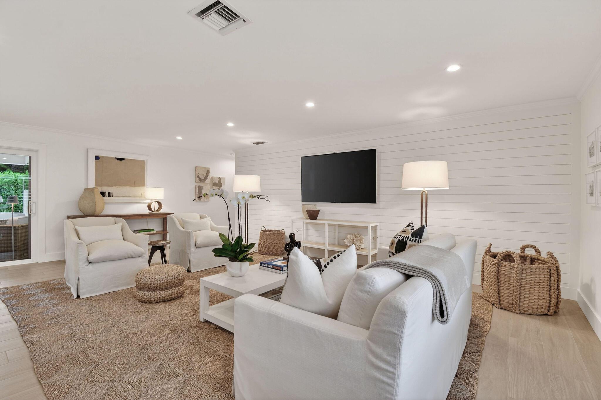 YACHT CLUB - Residential