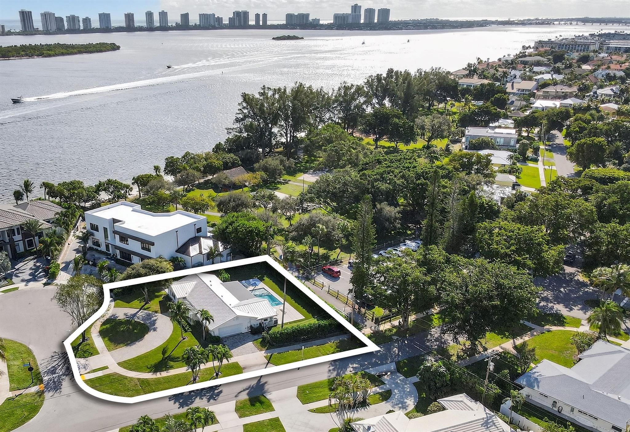 YACHT CLUB - Residential