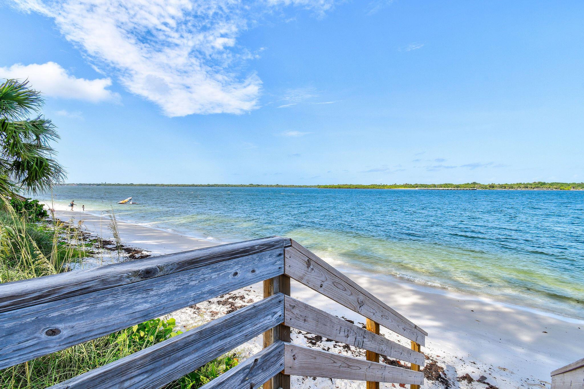 YACHT CLUB - Residential