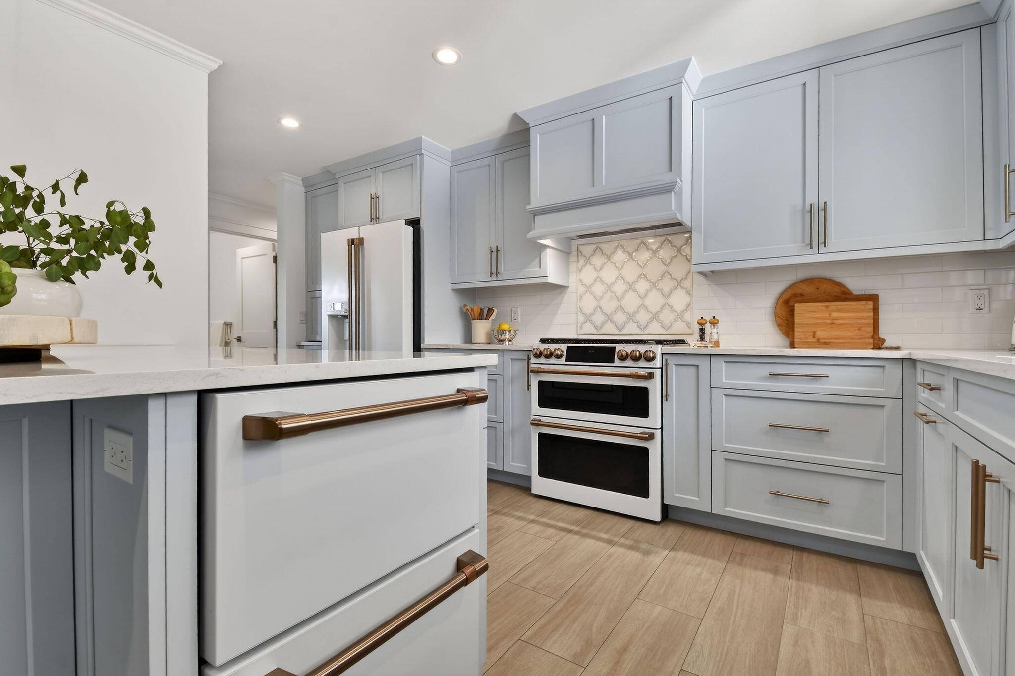 YACHT CLUB - Residential