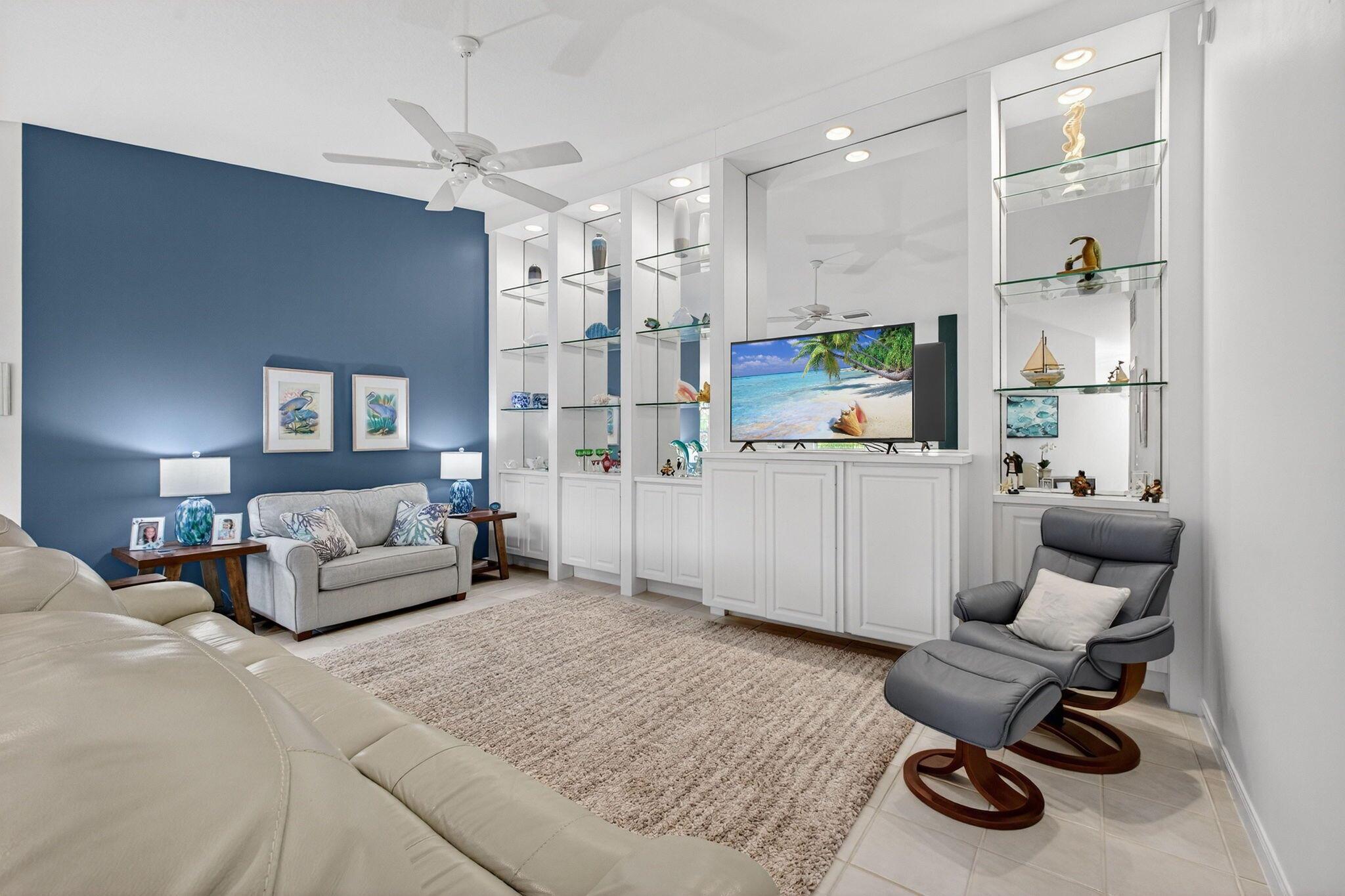 1035 SW Tamarrow Place