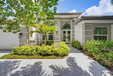 Photo of 6132 Winding Lake Drive, Jupiter, FL 33458 (MLS # B26031520)