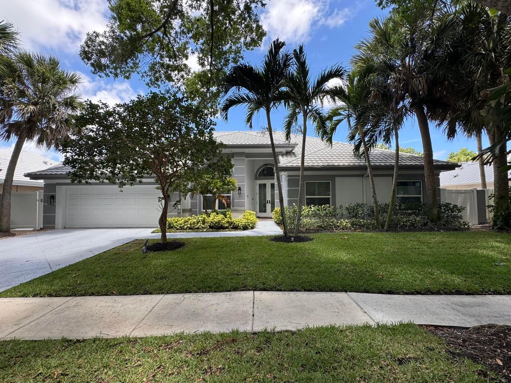 Photo of 6132 Winding Lake Drive, Jupiter, FL 33458 (MLS # B26031520)