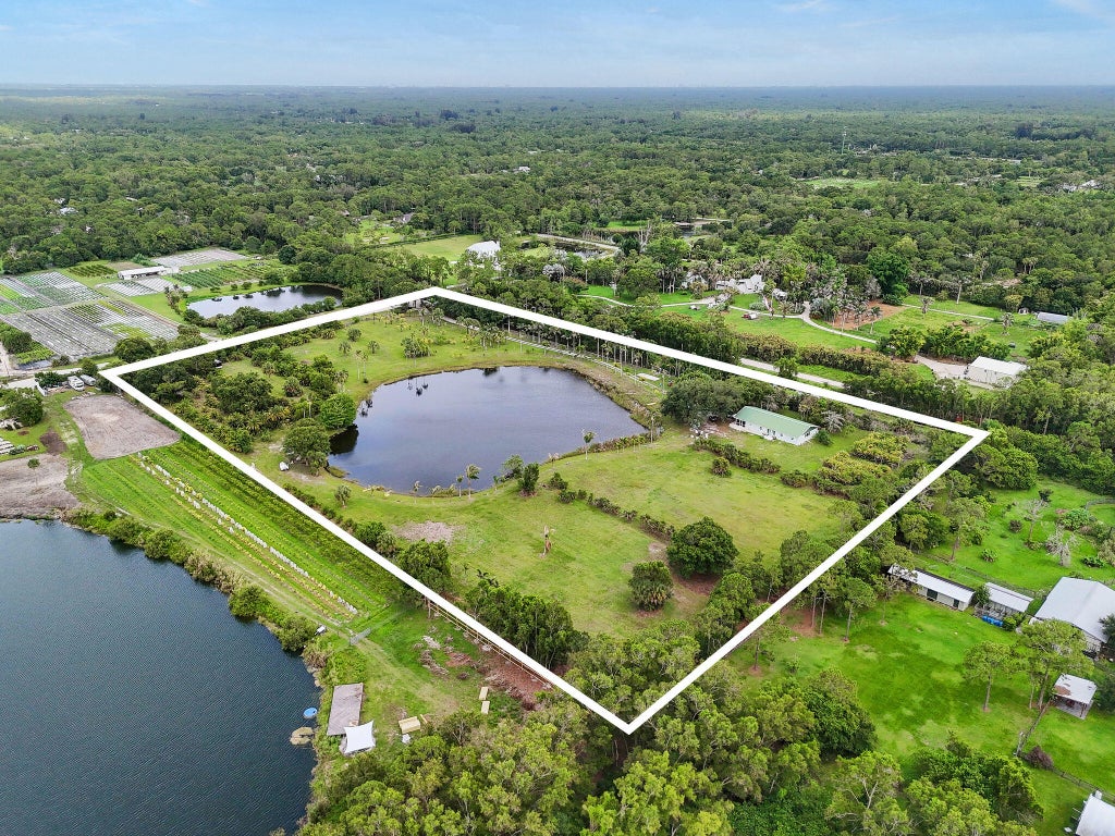 Photo of 18765 131st Trail N, Jupiter, FL 33478 (MLS # B26078325)
