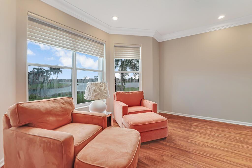 VALENCIA SHORES - Residential