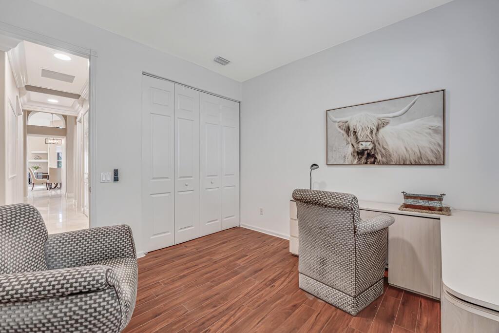 VALENCIA SHORES - Residential