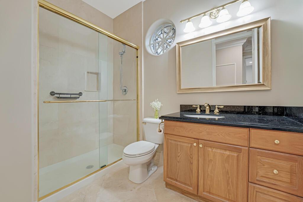 VALENCIA SHORES - Residential