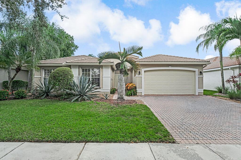 VALENCIA SHORES - Residential
