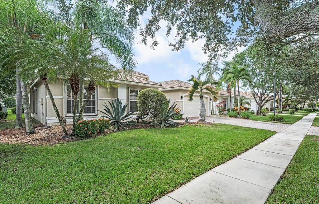 VALENCIA SHORES - Residential