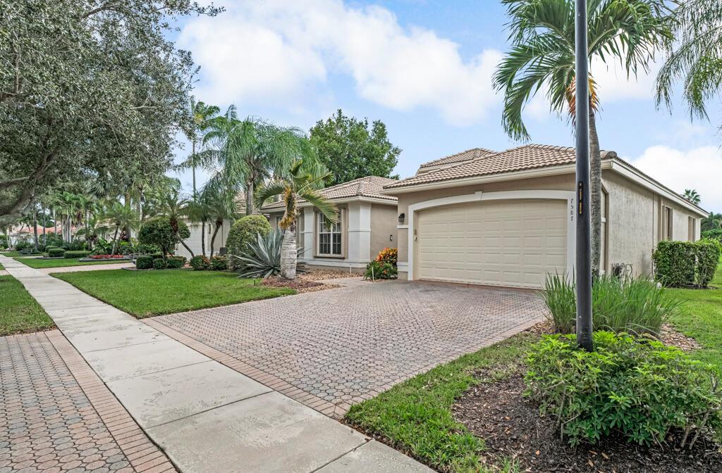 VALENCIA SHORES - Residential