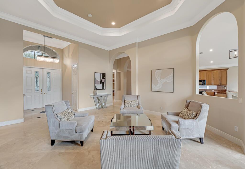 VALENCIA SHORES - Residential