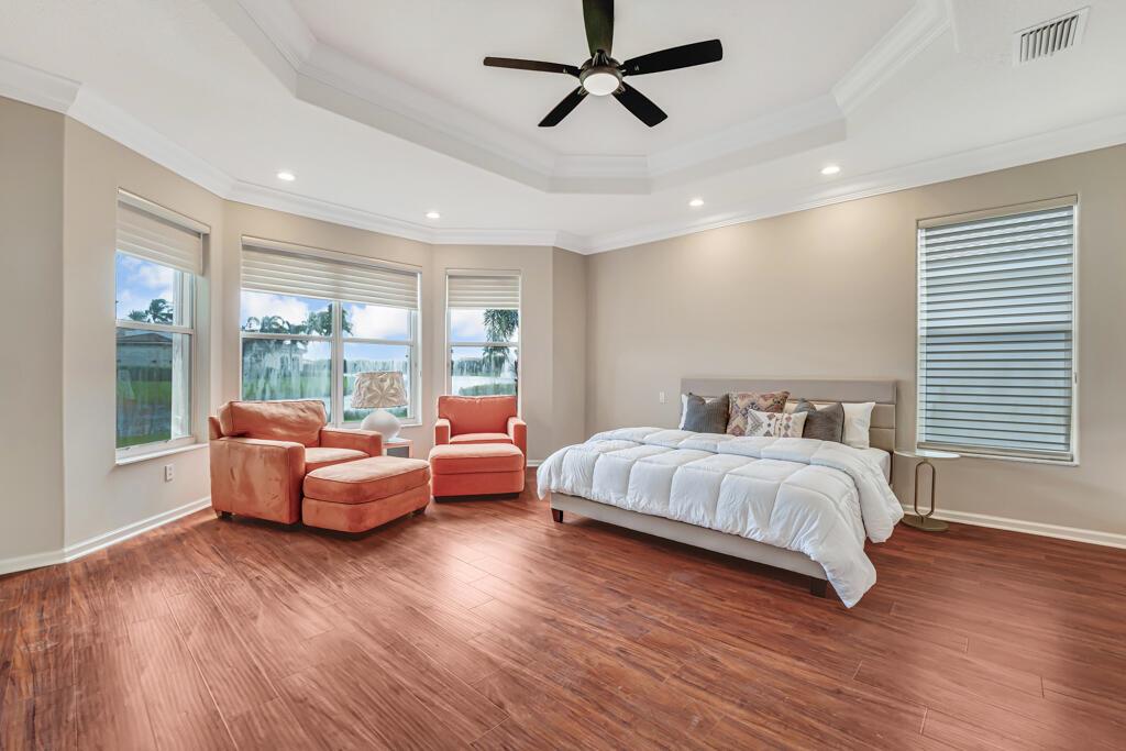 VALENCIA SHORES - Residential