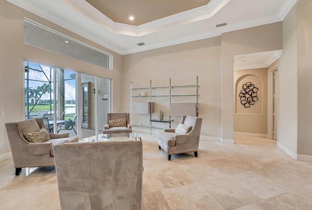 VALENCIA SHORES - Residential